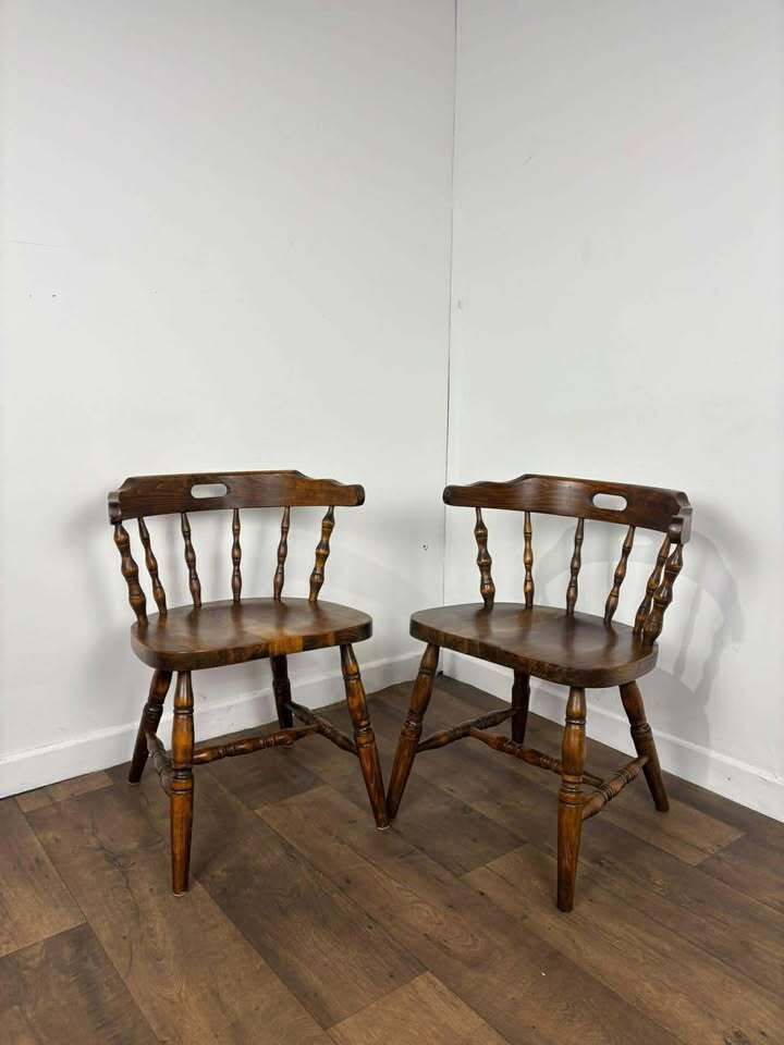 Pair Of Oak Tub Style Spindle Back Chairs photo vinterior