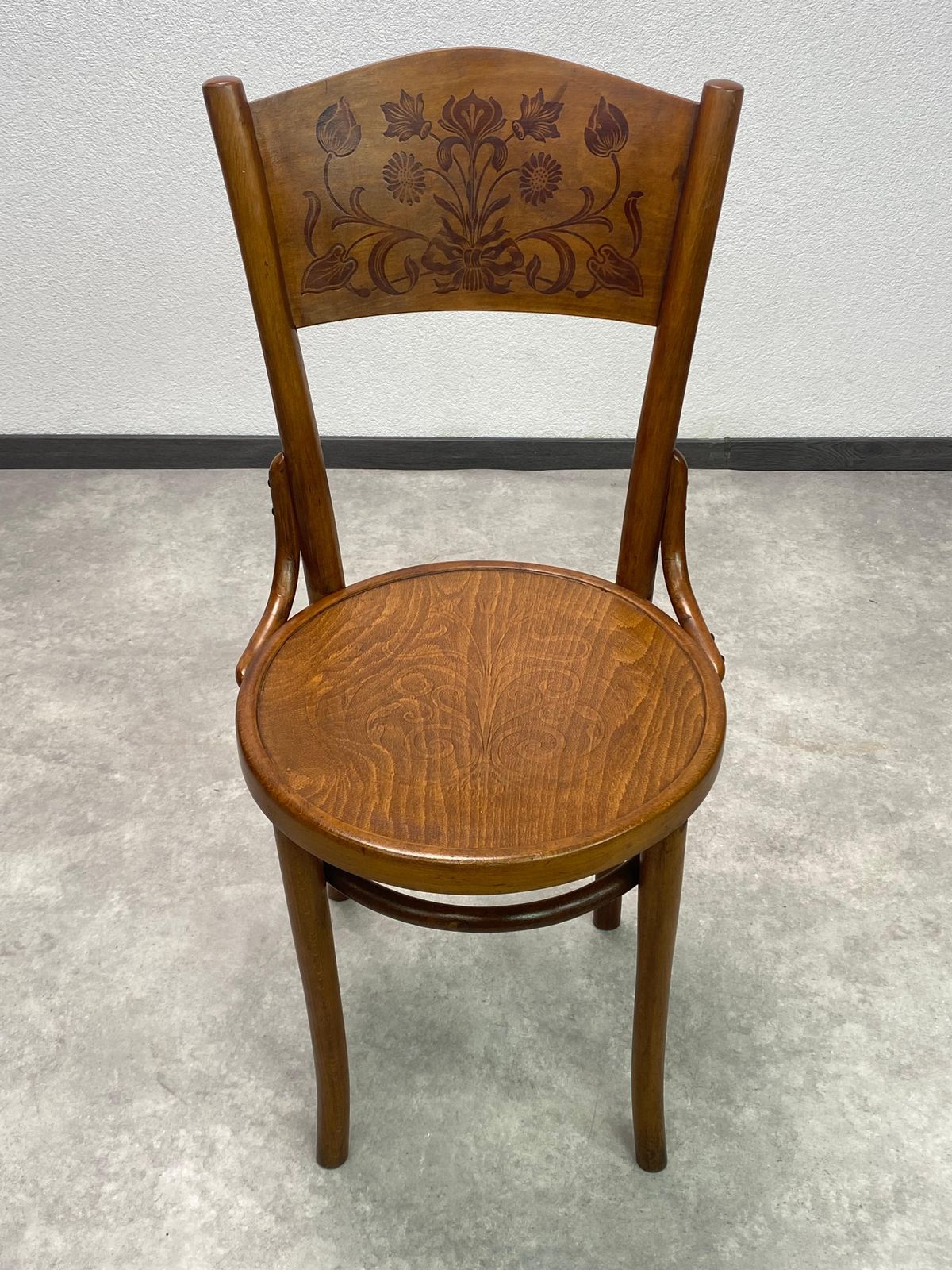 Set Of 4 Dining Room Chairs By Thonet Mundus photo furniture