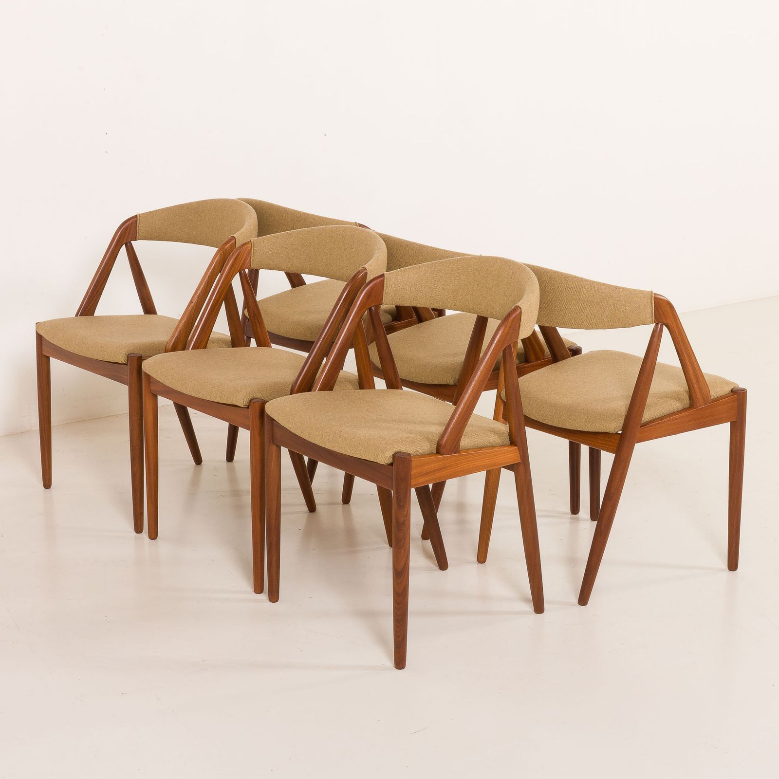 photo furniture Kai Kristiansen Model 31 Chairs, Set Of 6, Denmark 1960s