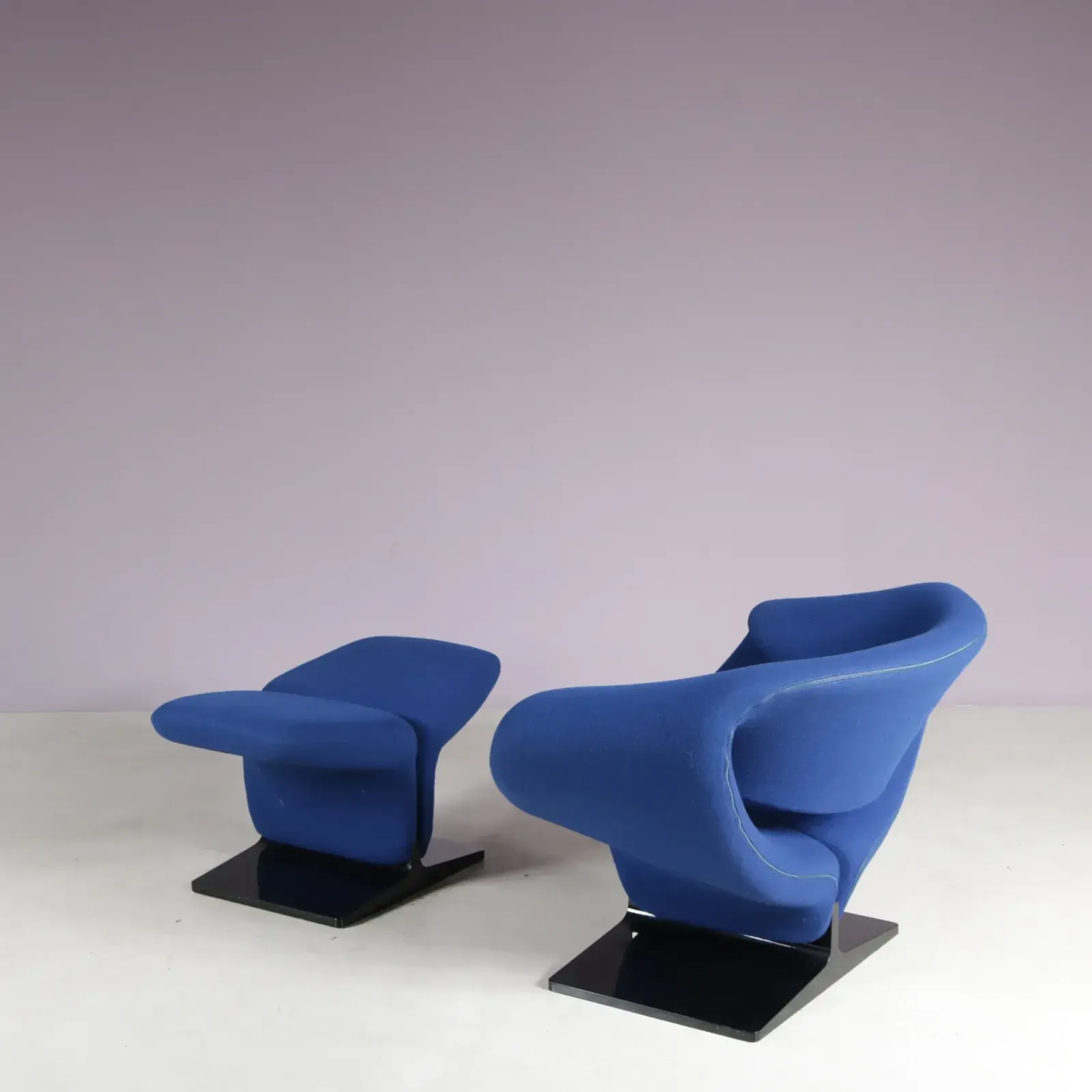 photo furniture Pierre Paulin “Ribbon” Chair With Stool For Artifort, Netherlands 1970