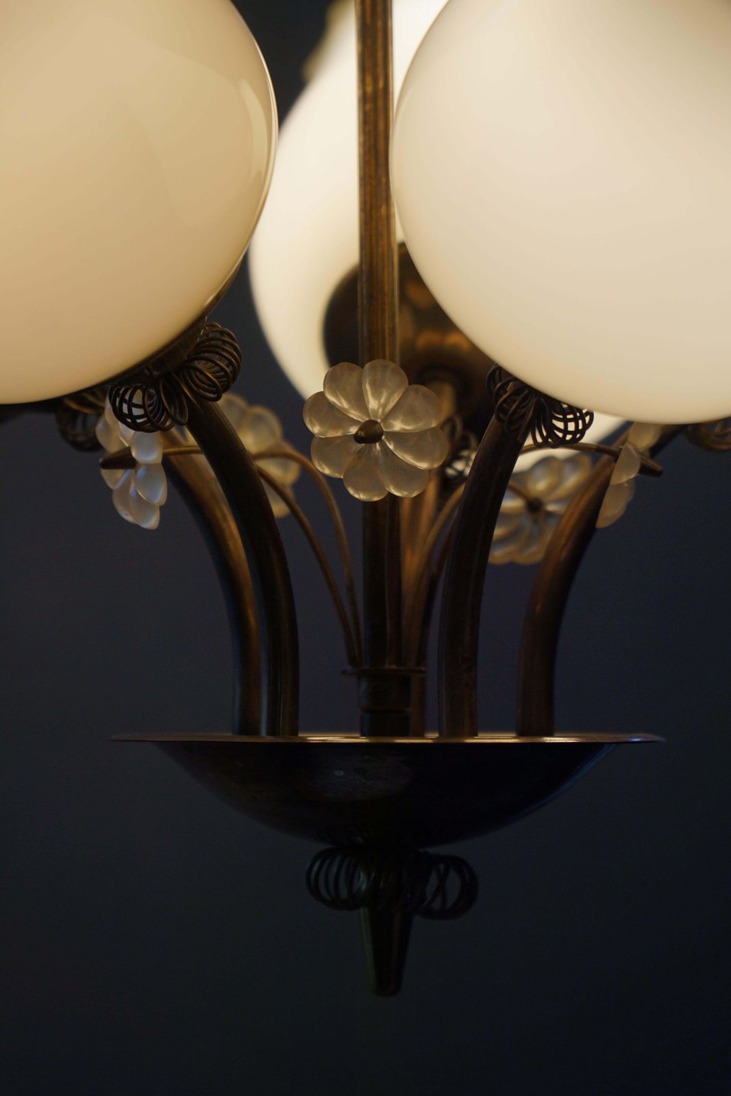 Mid Century Modern, Chandelier In Brass & Glass, Itsu, Finland, 1950s photo vinterior