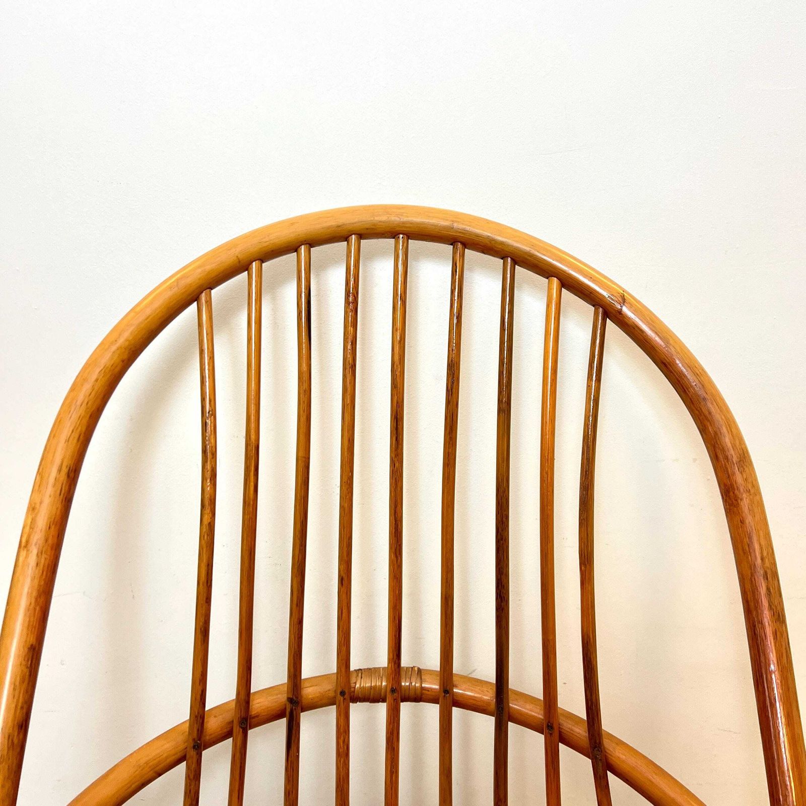 photo furniture Vintage Bamboo Cane Swivel Egg Chair With Seat Cushion