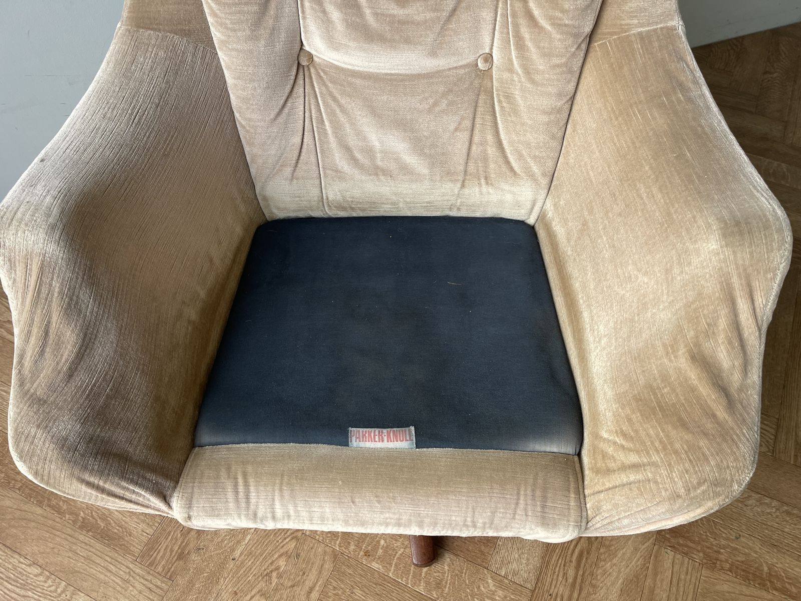 Parker Knoll Iconic Statesman Vintage Swivel Egg Chair Armchair photo vinterior