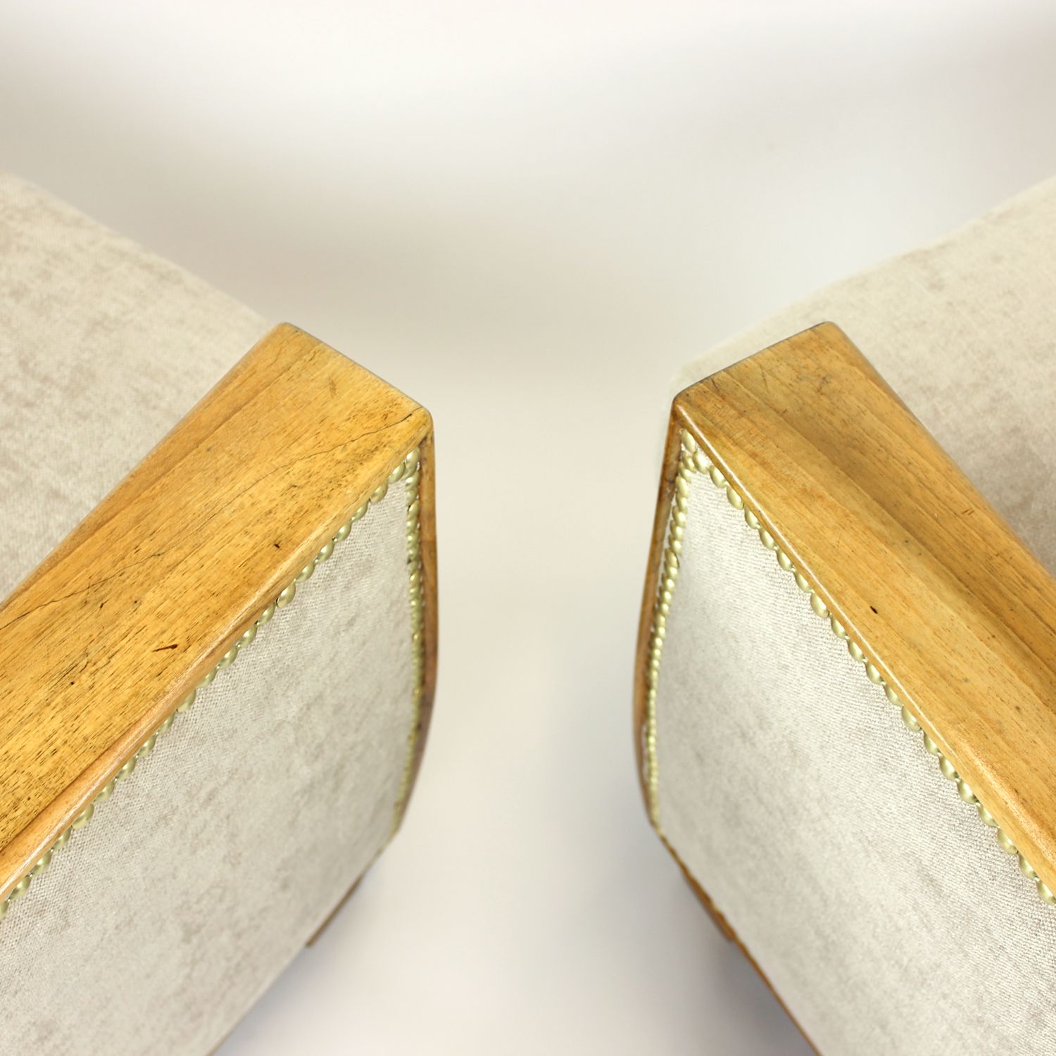 photo vintage Set Of Two Art Deco Armchairs In Walnut And Fabric, Czechoslovakia 1930s