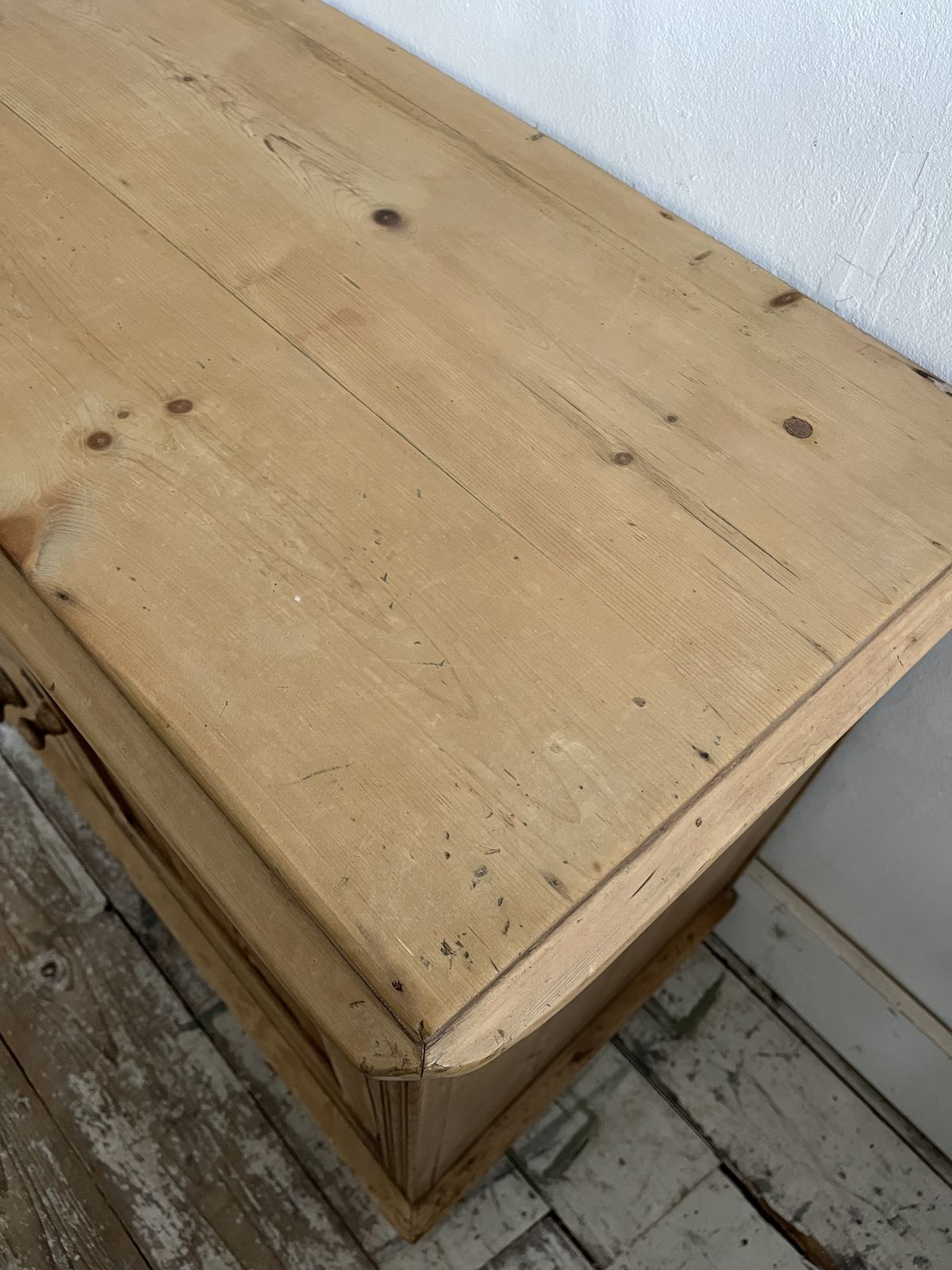 A Stunning Victorian Pine Dresser Base/Sideboard With Three Drawers photo 655.0