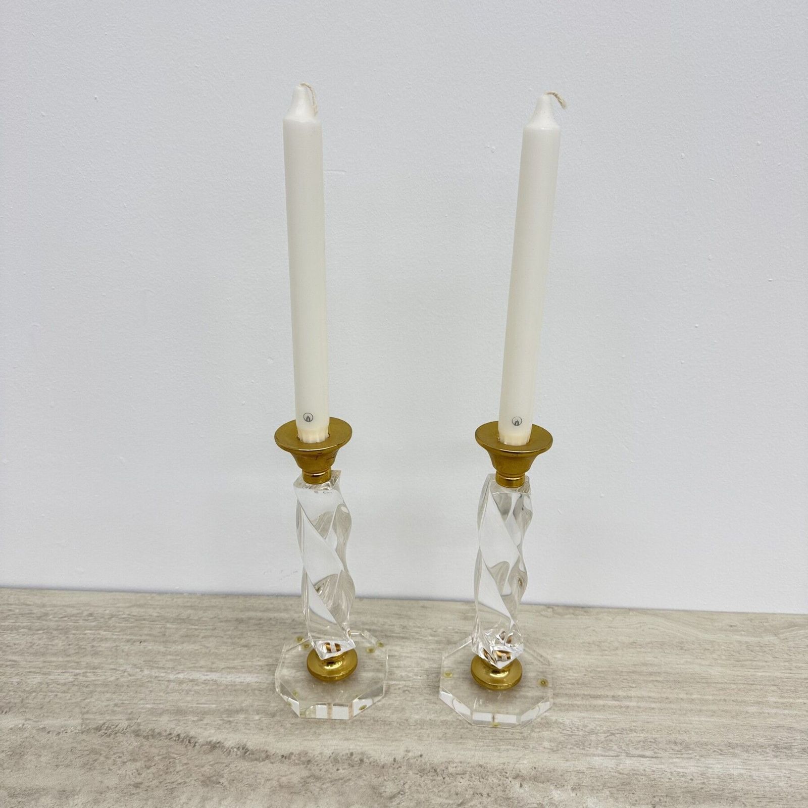 Set Van 2 Gedraaide Lucite Kandelaars, Ca. Jaren 1970 photo buy