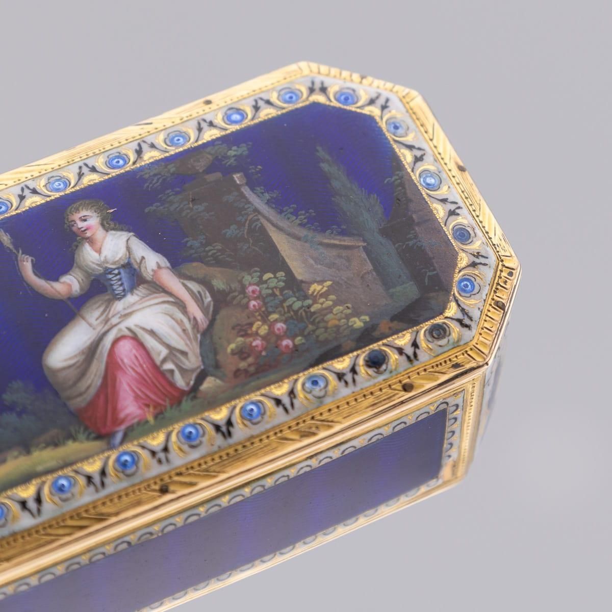 photo vintage Antique 19th Century German 18k Gold & Enamel Snuff Box, Hanau C.1820