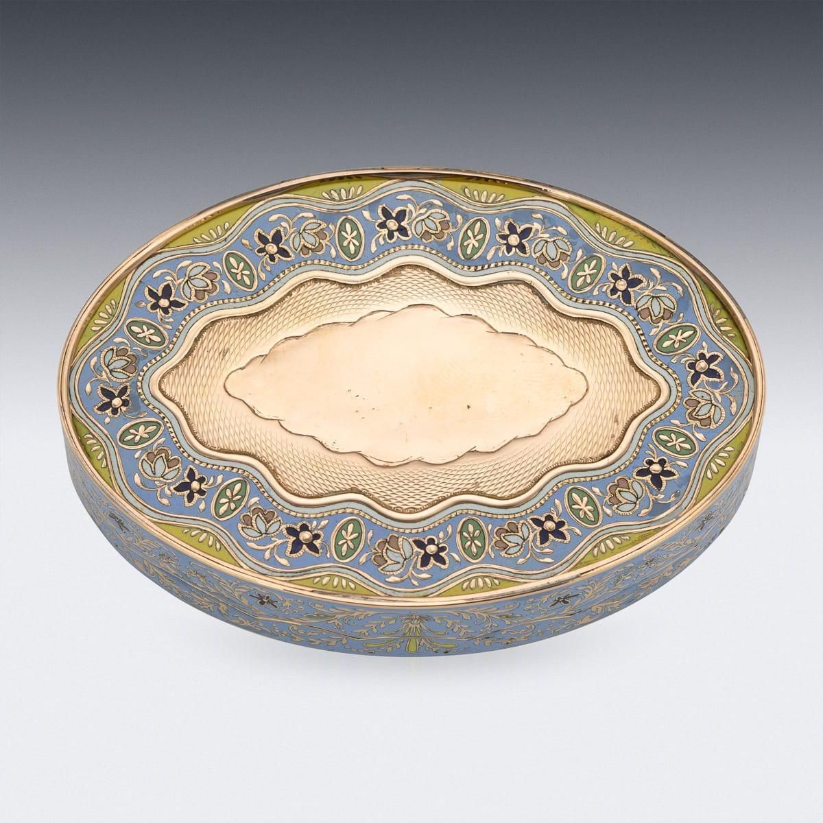 photo furniture Antique 19th Century Swiss 18k Solid Gold & Enamel Snuff Box, Geneva C.1830