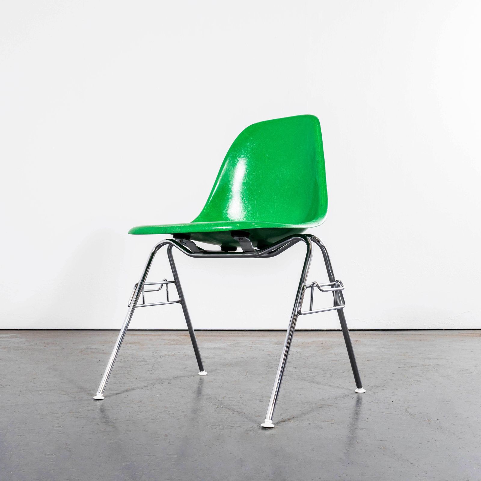 1960's Original Eames Dss Stacking Vivid Green Fibreglass Dining Chair   Set Of Six photo for sale