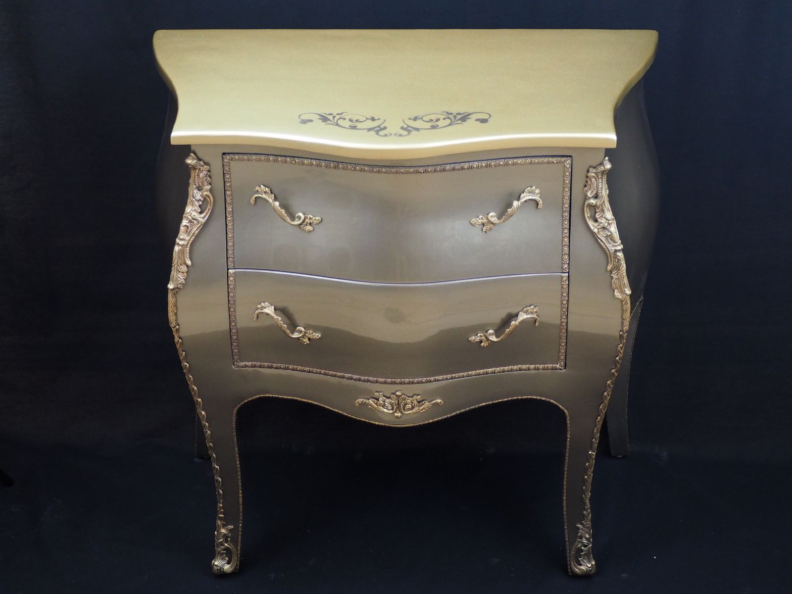 Bombe Louis XV Style Chest Of Drawers photo 600.0