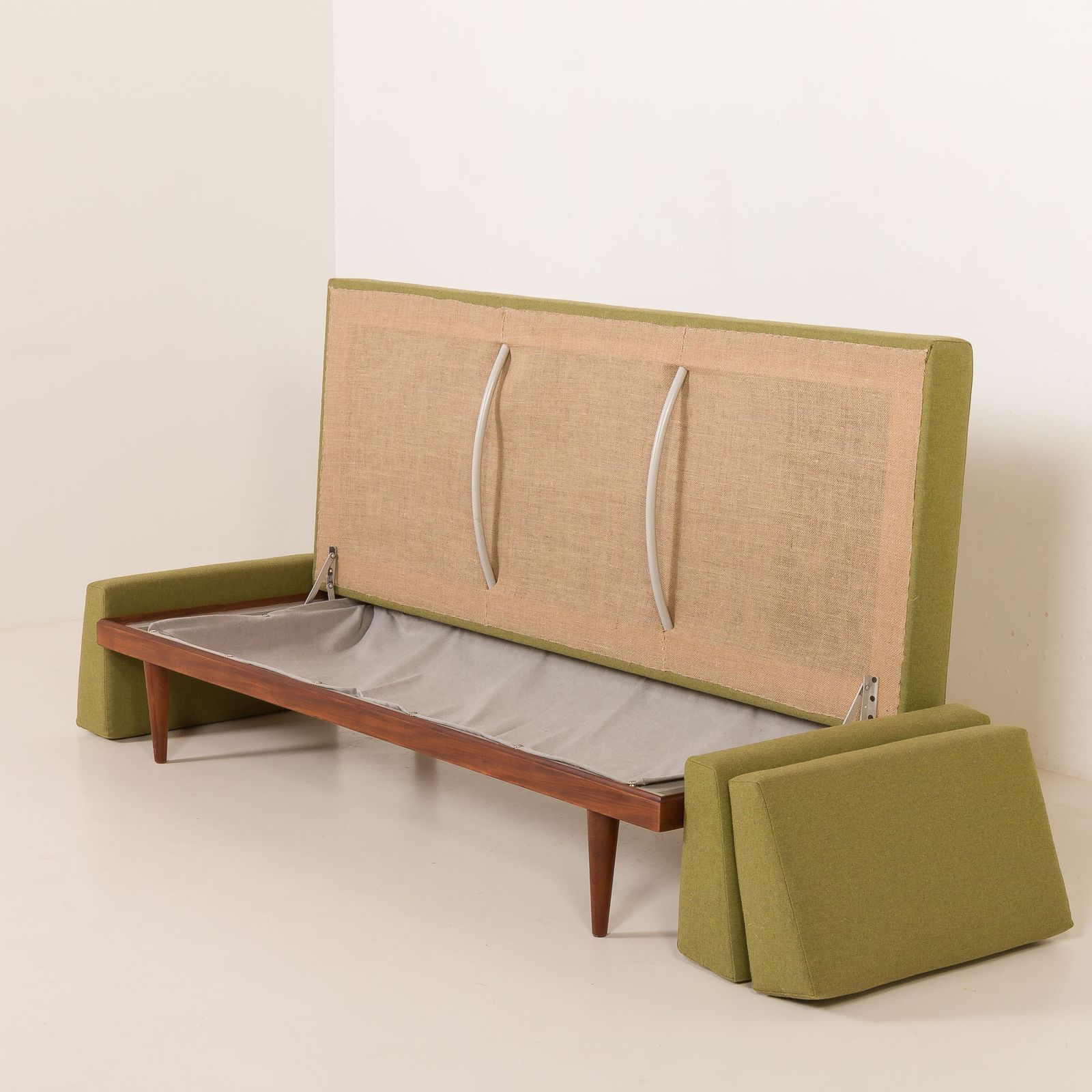 photo vinterior Svane Daybed Suit, Set Of 2 Sofas And A Side Table By Igmar Relling, Norway 1960s