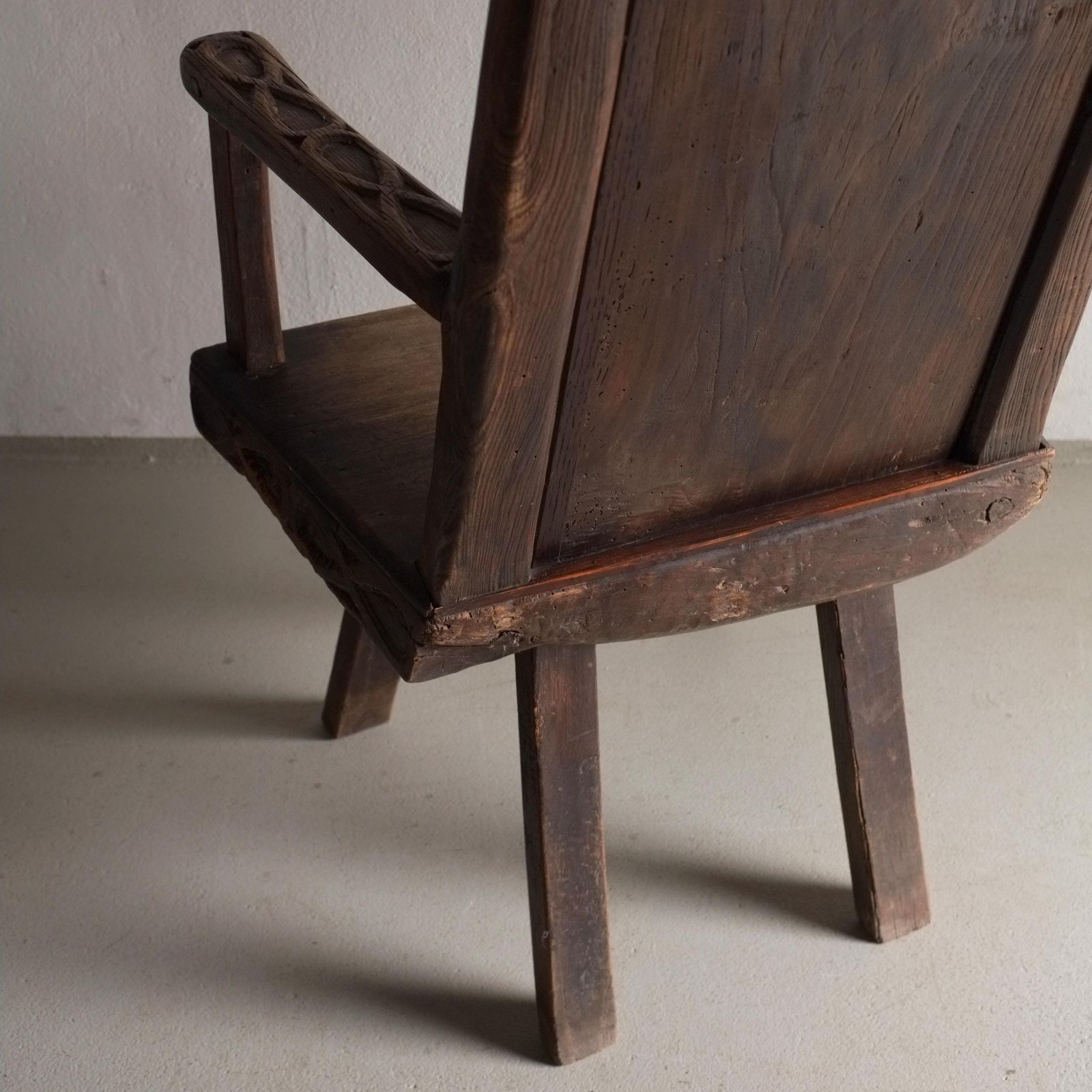 photo vinterior Antique Primitive Carved Oak Arm Chair | Belgium