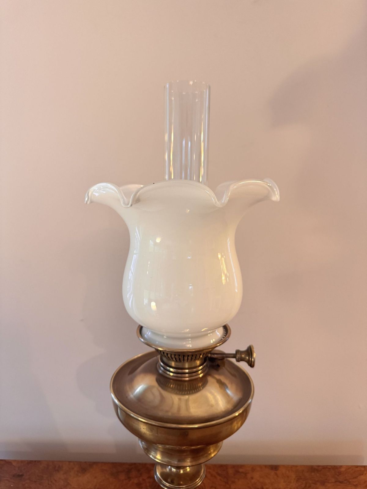 Pretty Antique Quality Oil Lamp photo 375.0