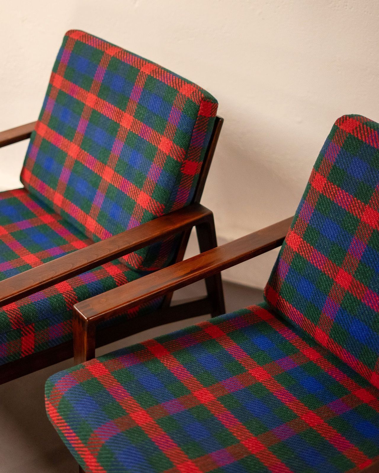 photo for sale Knoll Antimott Armchair In Walnut And Tartan