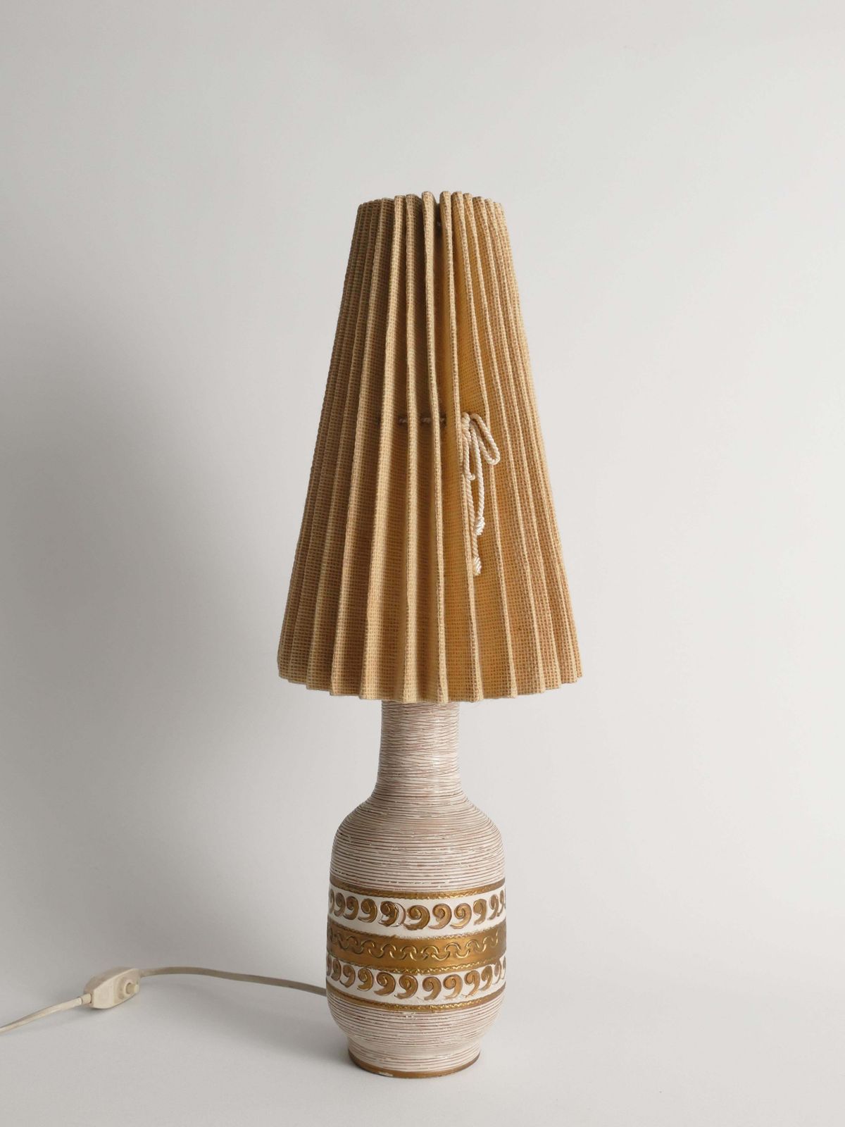 White And Gold Ceramic Table Lamp By Fratelli Fanciulacci, Italy 1970's photo Lighting