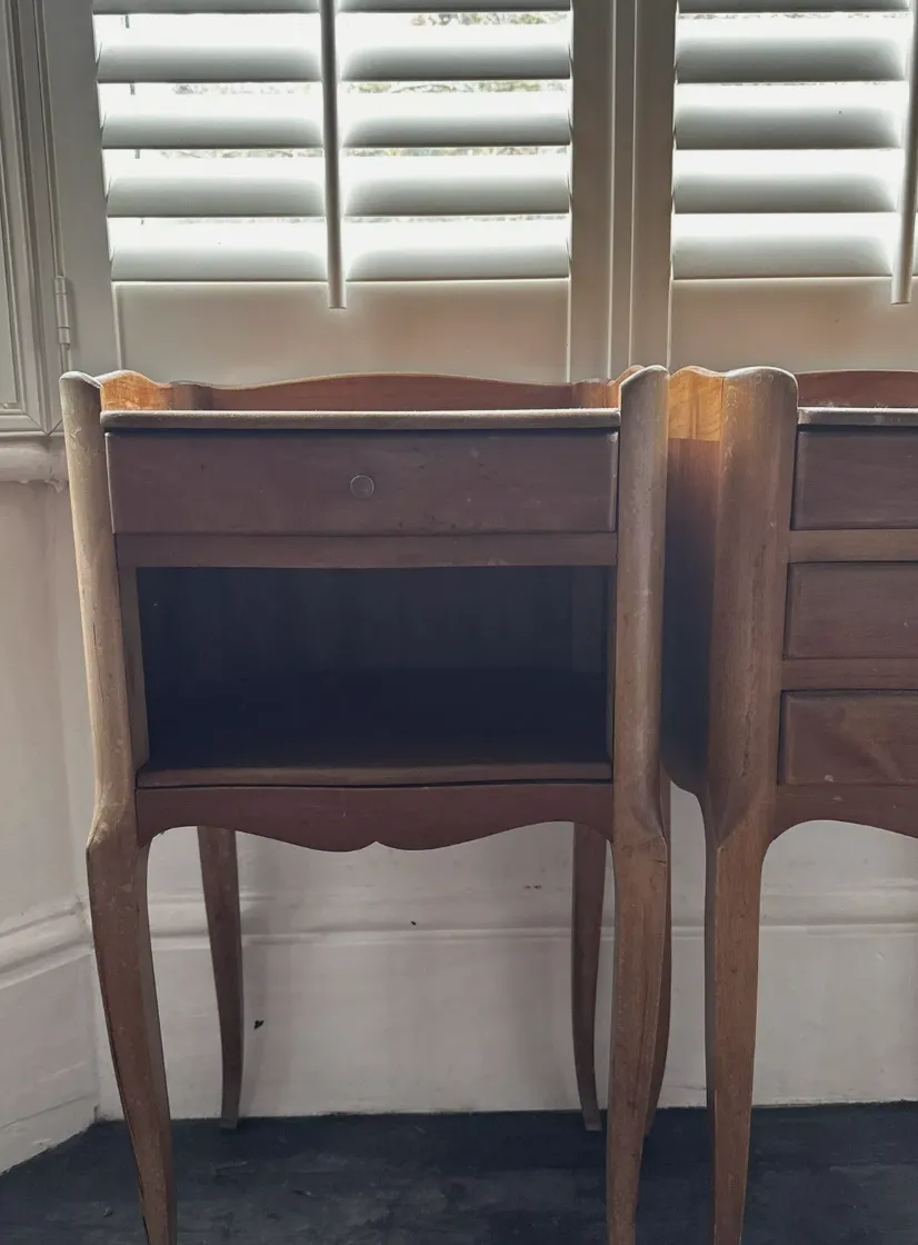 Antique Pair Fruitwood French Serpentine Bedside Tables Nightstands, C 1900 photo vinterior
