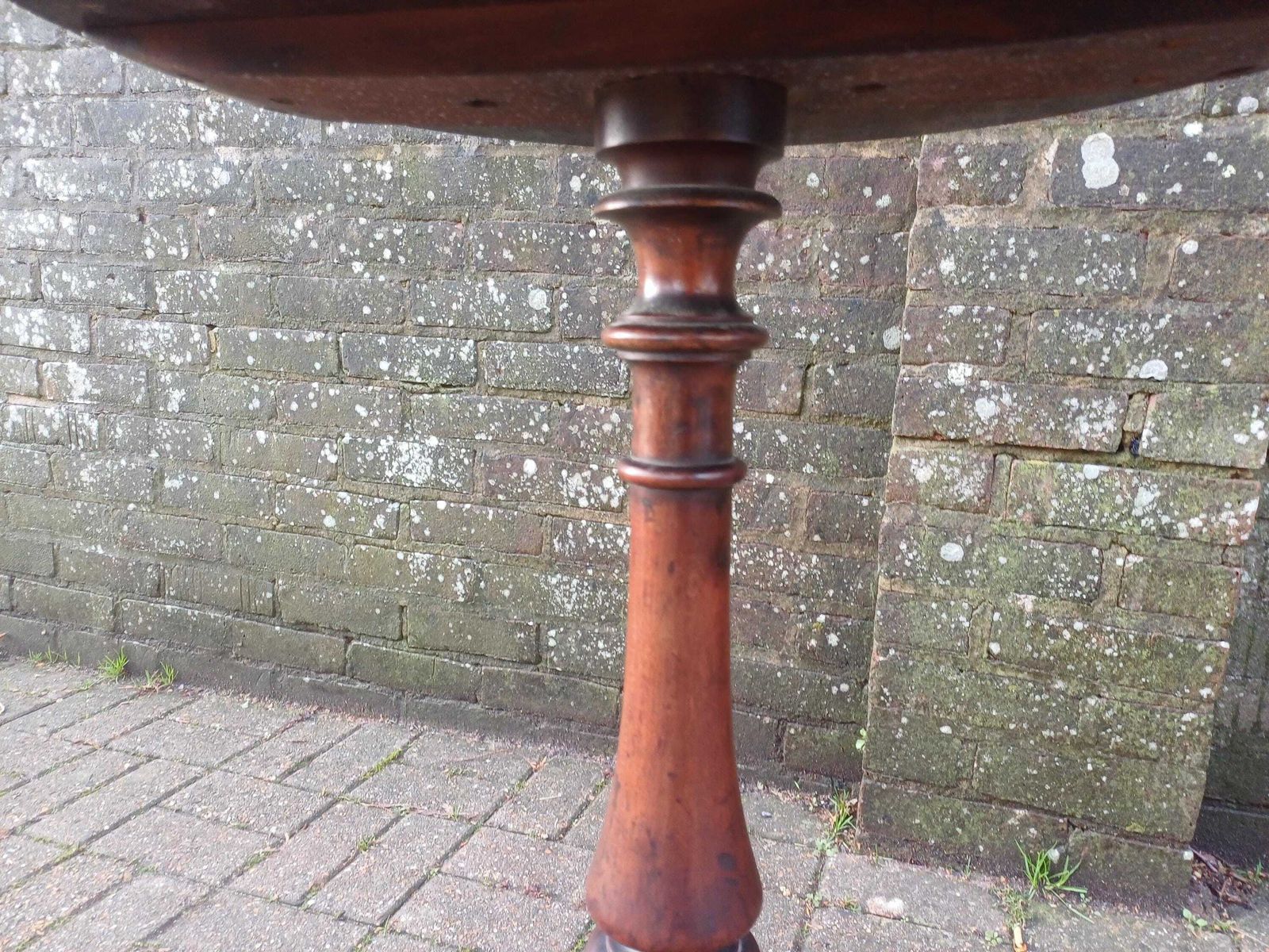 Victorian Mahogany Wine Table Side Table Antique Occasional Lamp Table Tripod Base Turned Column Sturdy Top Deep Patina photo vintage