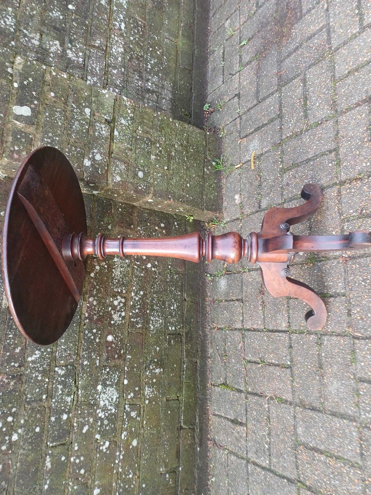 photo vinterior Victorian Mahogany Wine Table Side Table Antique Occasional Lamp Table Tripod Base Turned Column Sturdy Top Deep Patina