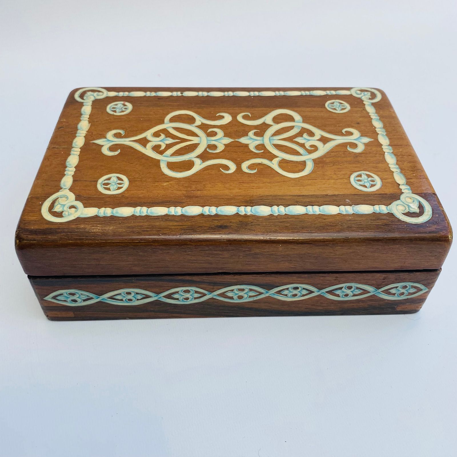 Antique Rare Cream/Blue Painted Decoupage Arts & Crafts Style Lacquer Wooden Victorian Box Oak Original Dark Green Felt  Leather Band