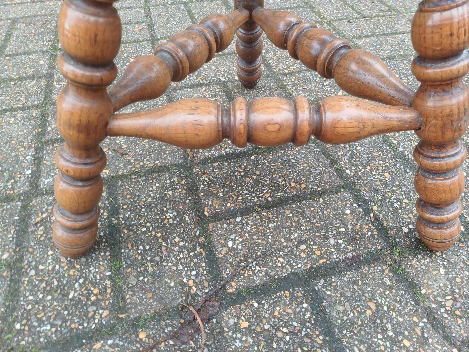 photo vinterior Antique Oak Lamp Table Arts And Crafts Floor Lamp Stand Early 20th Century Solid Oak Octagonal Top Turned Legs Side Table