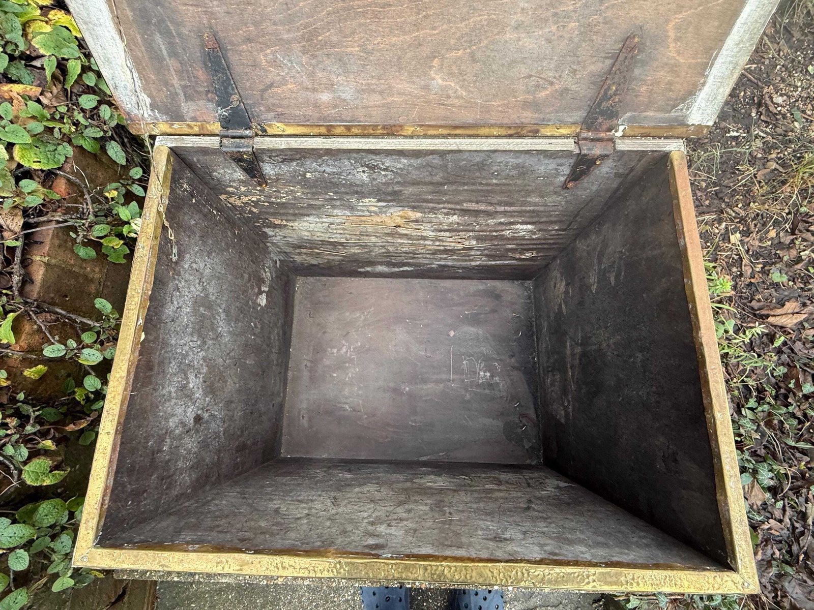 Mid Century Superb Brass Coal Box Victorian Style Embossed Log Bin Fireside Storage Chest   Toy Box, Treasure Chest, Wood Storage photo buy