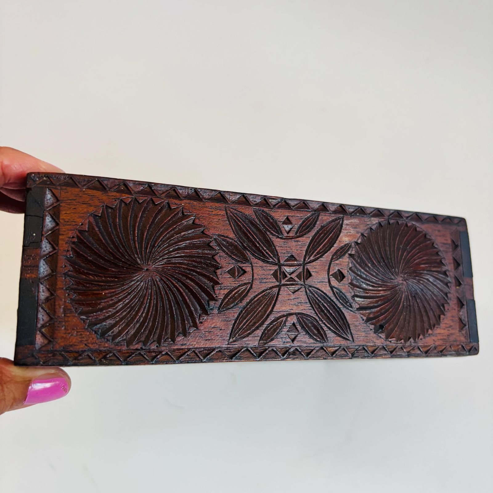 Antique Edwardian Elm Trinket Box: Chip Carved Design, Picture Insert photo 189.0