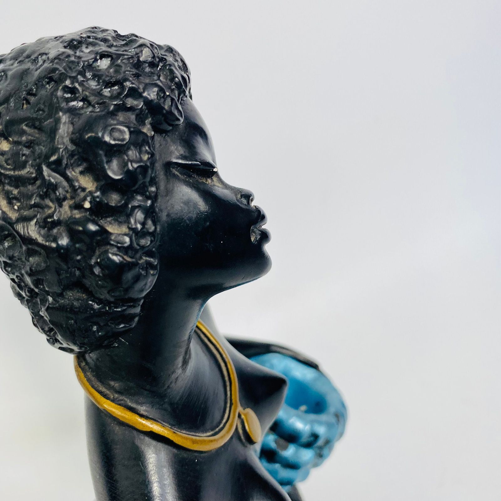 photo furniture Vintage Chalkware African Woman Figurine: Mid Century Diomede Nieri Art
