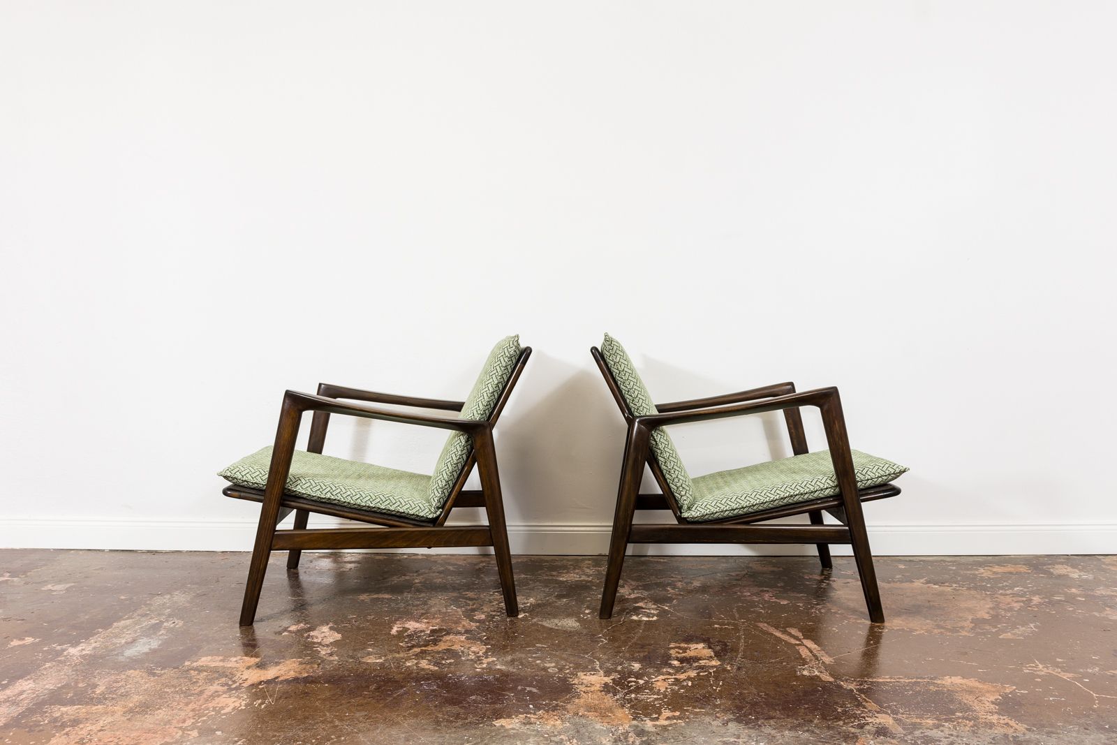 Mid Century Modern Armchairs Type 300 139, Poland, 1960s, Set Of 2 photo vinterior