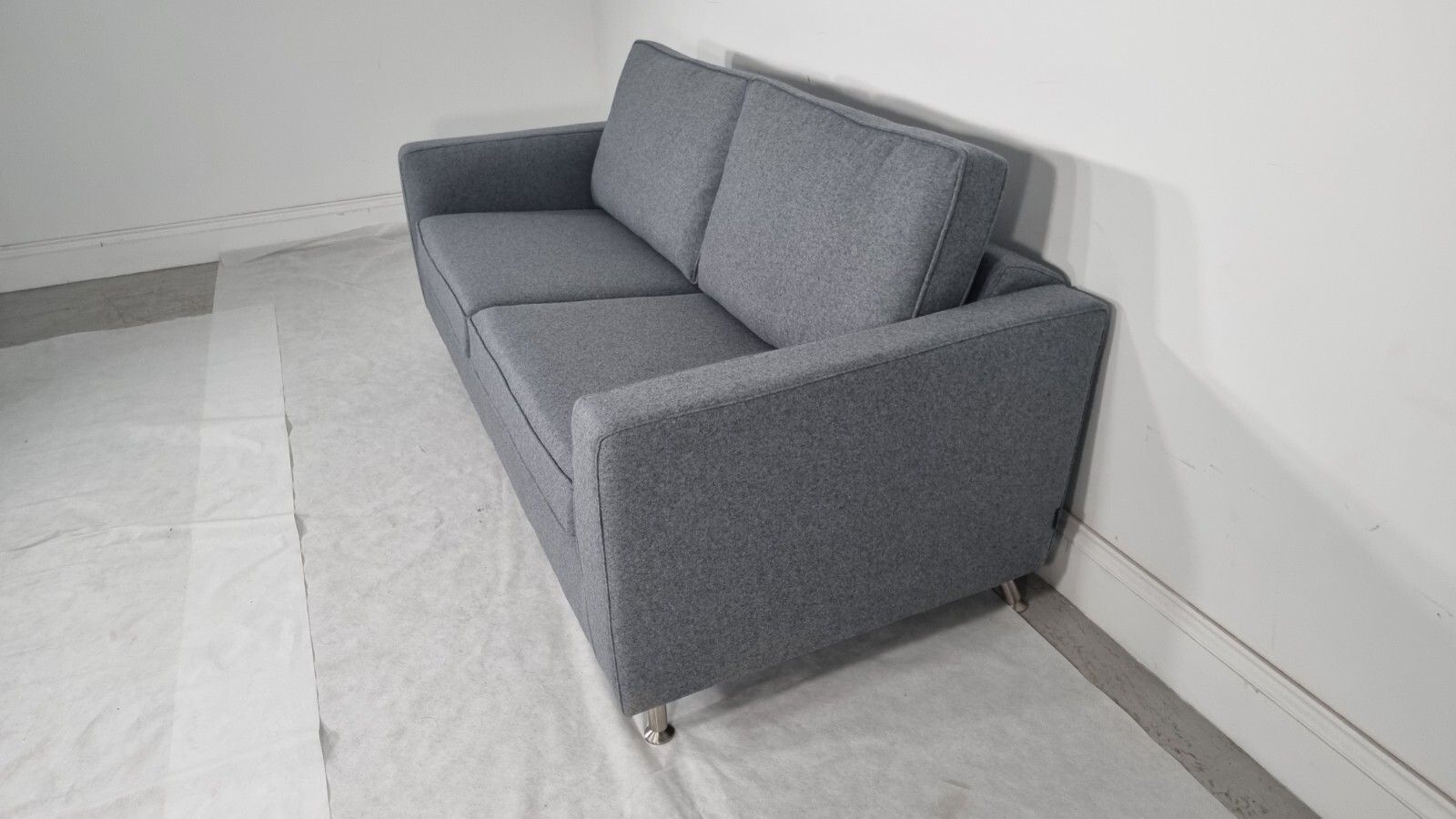 Minotti Sofa In Luxuriously Soft Mid Grey Wool Immaculate Condition photo 3540.0