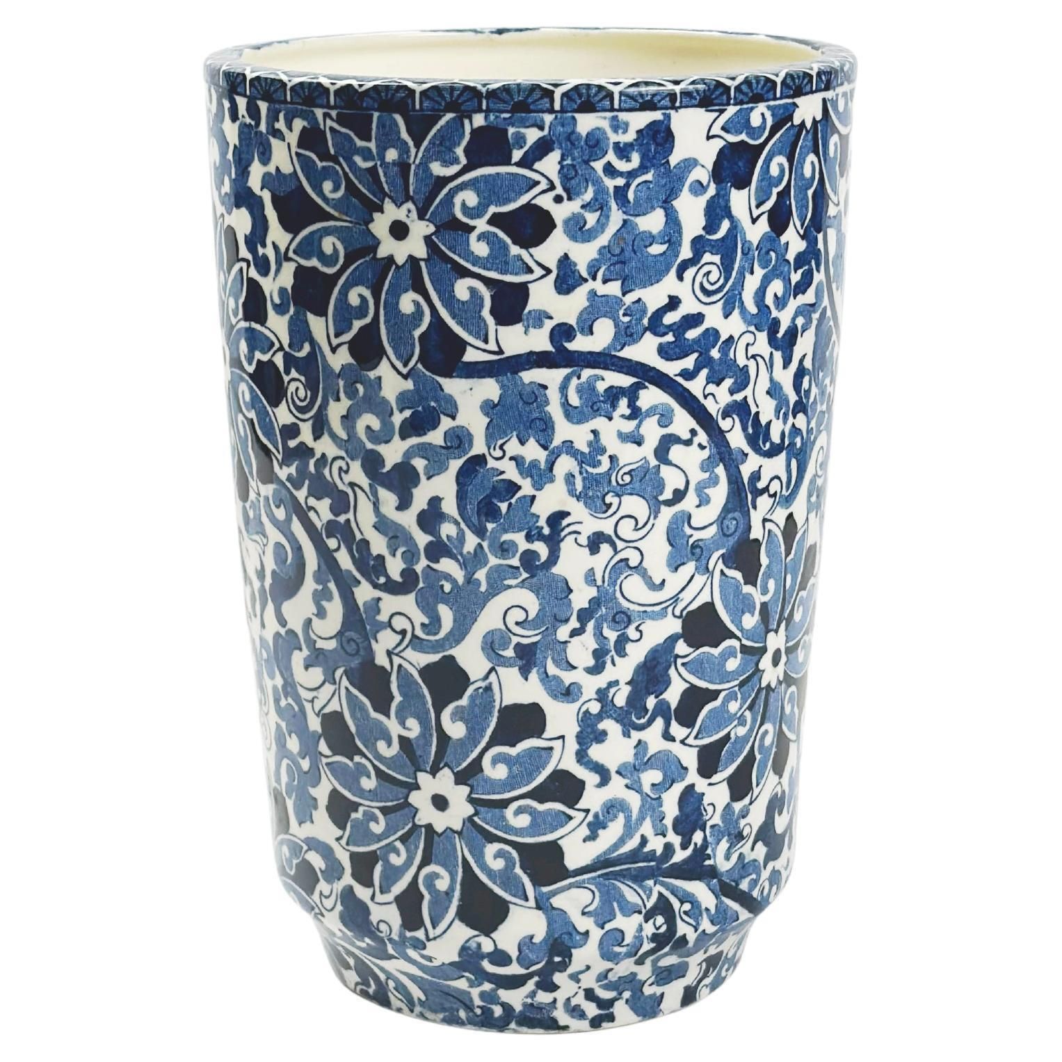 1930s Wood & Sons Chung Blue & White Staffordshire Vase