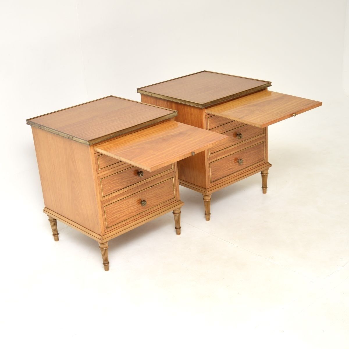 Pair Of Antique Satin Wood Bedside Chests photo vinterior