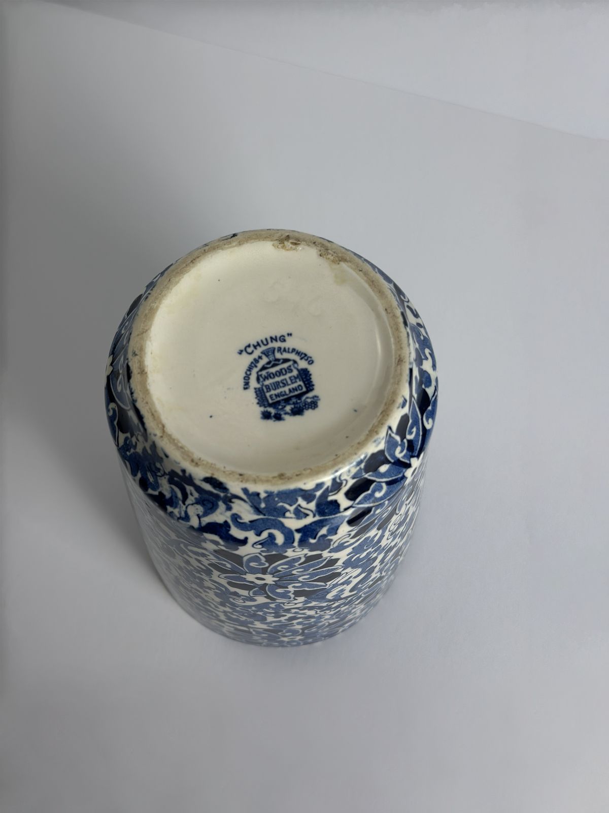 photo furniture 1930s Wood & Sons Chung Blue & White Staffordshire Vase