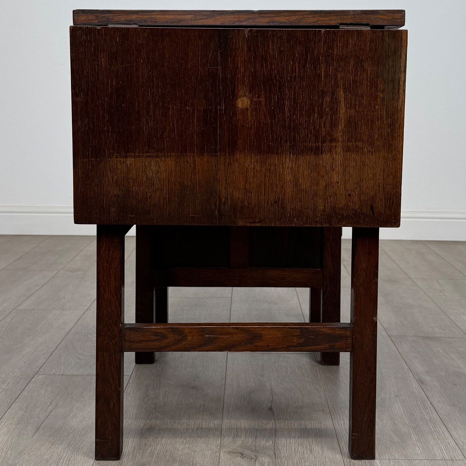 photo furniture Antique 20th Century Good Quality Desk In Oak