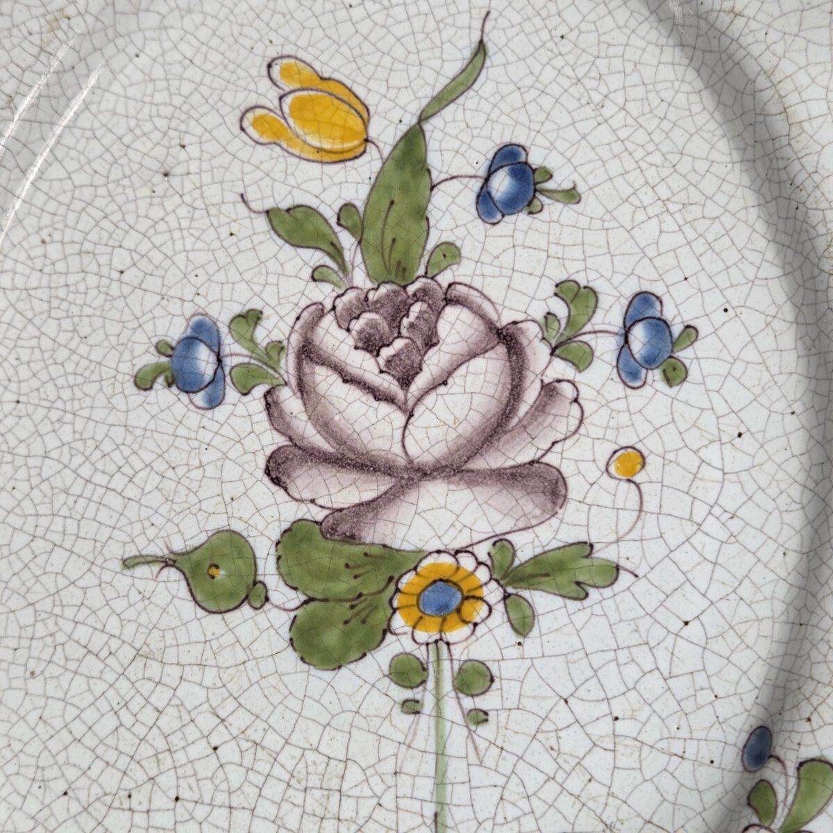 Plat ovale d'époque en faïence. Fin du XVIIIe siècle - Sud-Ouest de la France (Bergerac ?) photo 139.0