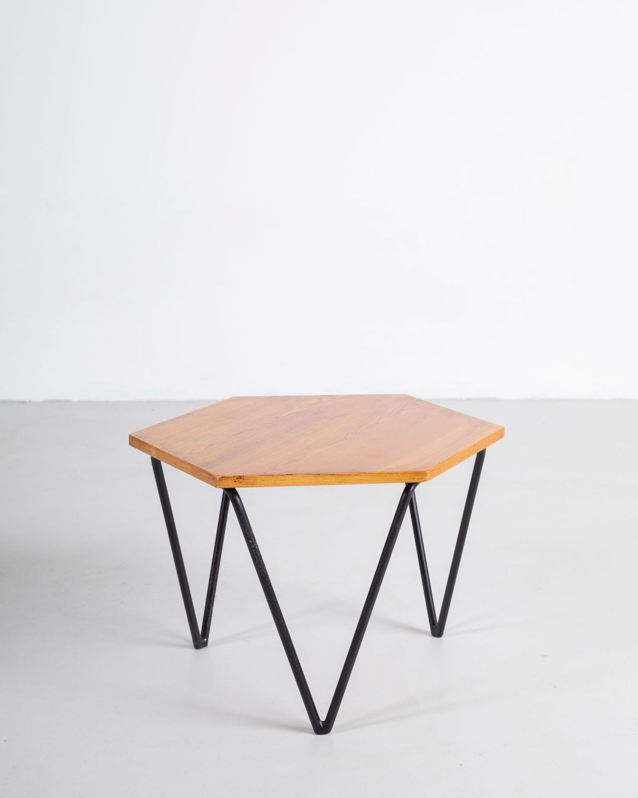 Gio Ponti Set Of Eight Hexagonal Coffee Tables In Wood And Metal I.S.A. 1950s photo for sale