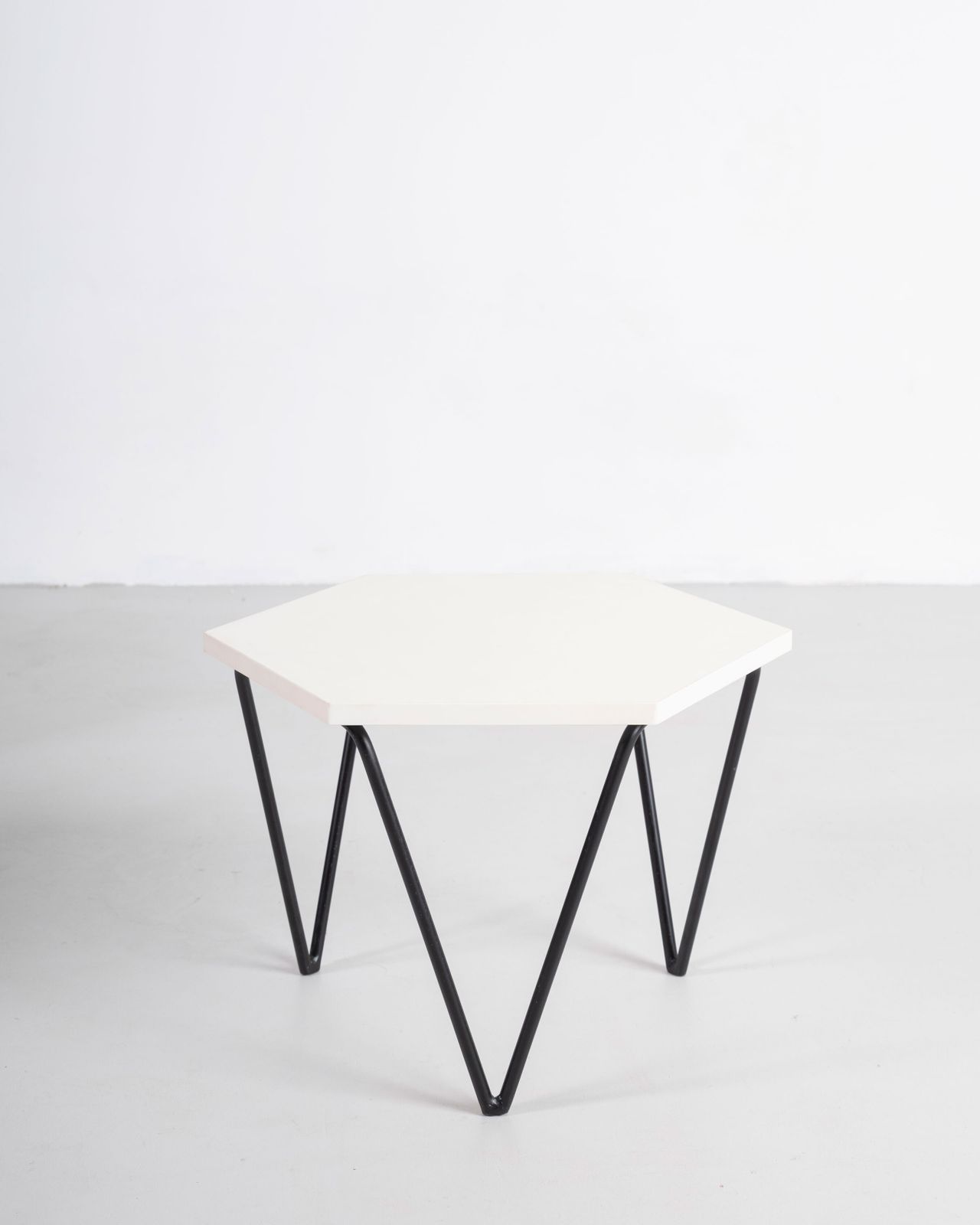 Furniture Gio Ponti Set Of Three Hexagonal Coffee Tables In Wood And Metal I.S.A. 1950s photo