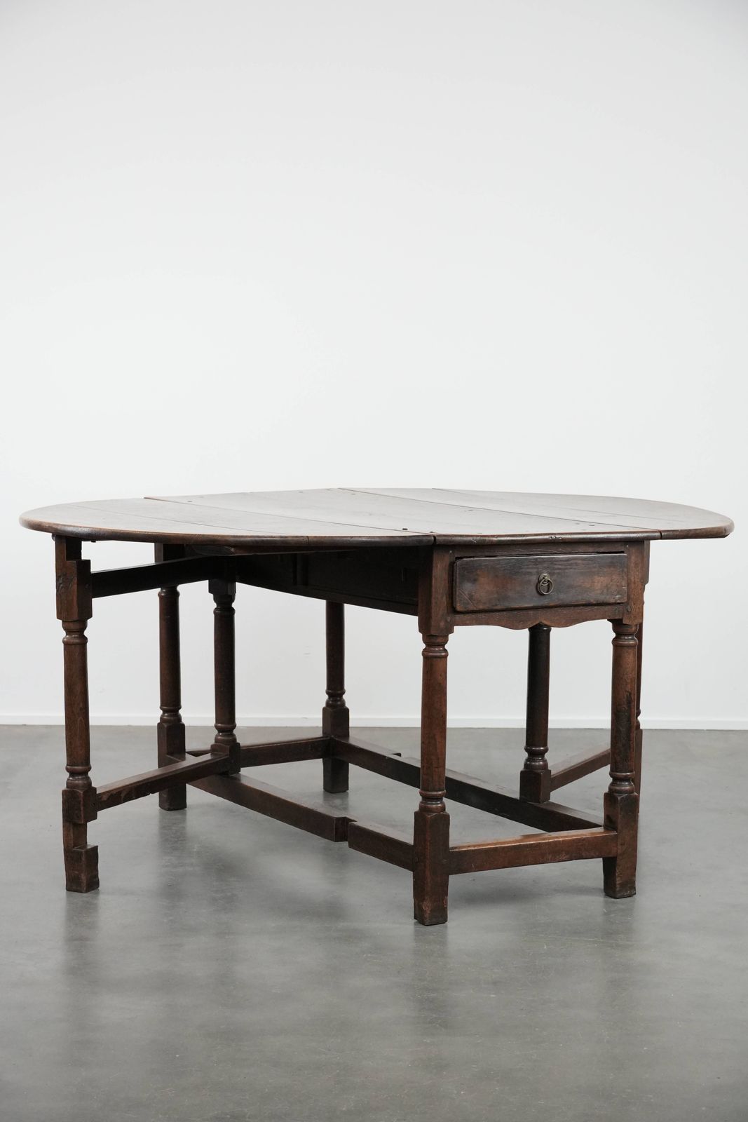 Antieke Engelse Eiken Zij /Eettafel/Gateleg Tafel Uit De 18e Eeuw Met Prachtige Patina photo furniture