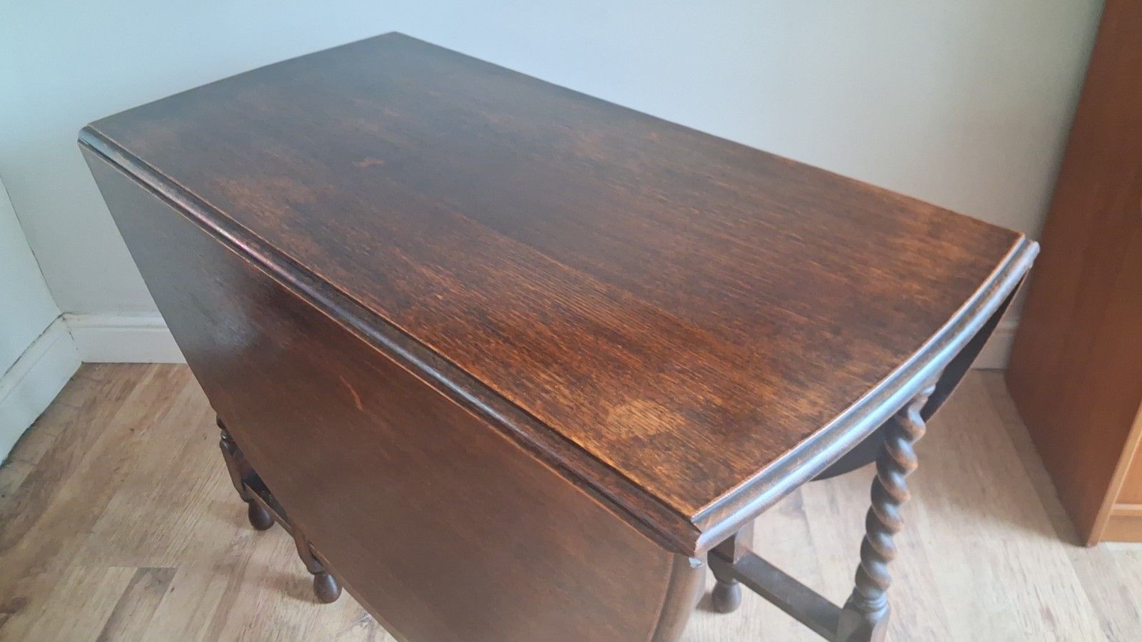 Delightful Edwardian  Solid Oak Gate Leg  Drop Leaf Dining /Kitchen Table photo for sale
