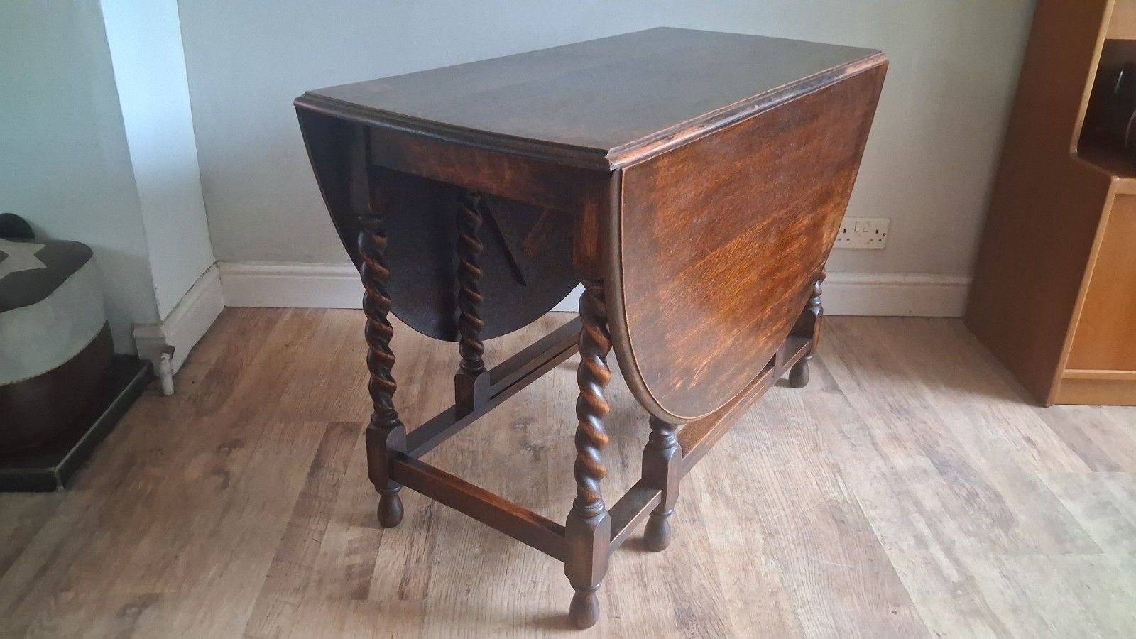 photo vinterior Delightful Edwardian  Solid Oak Gate Leg  Drop Leaf Dining /Kitchen Table