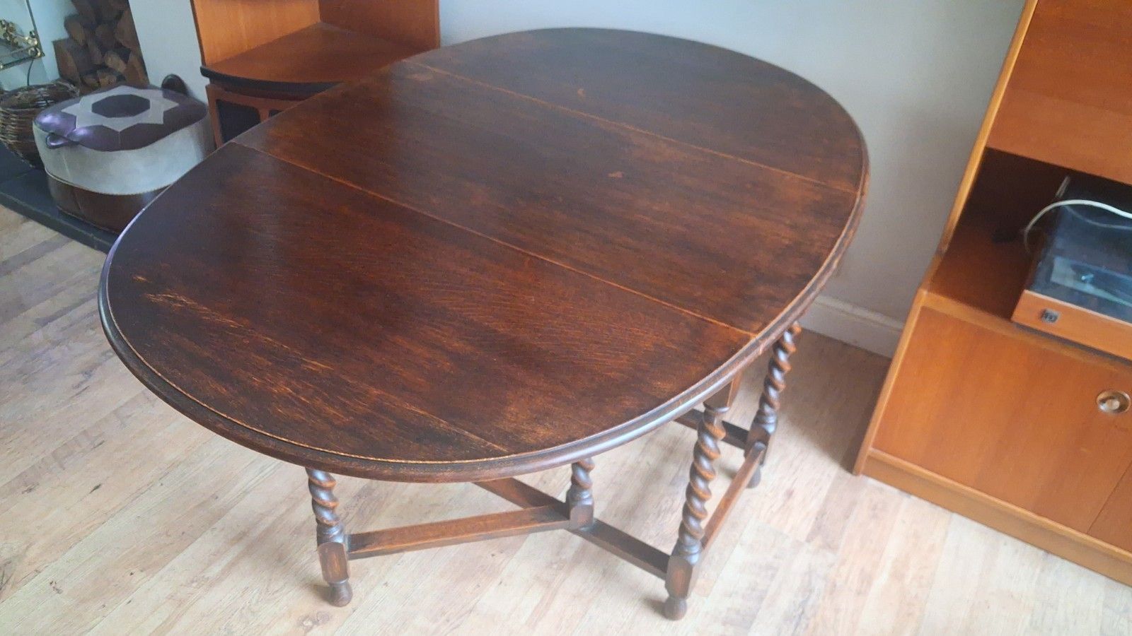 photo vintage Delightful Edwardian  Solid Oak Gate Leg  Drop Leaf Dining /Kitchen Table