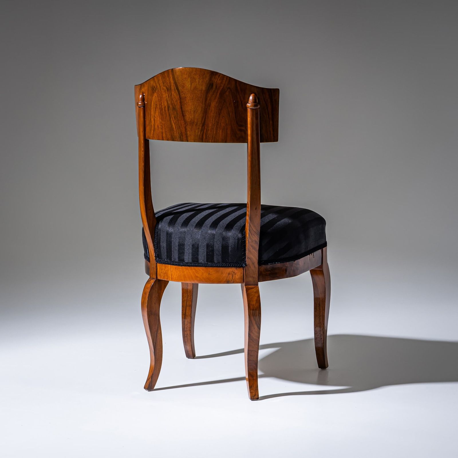 Set Of Five Biedermeier Shovel Back Chairs In Walnut, Circa 1830 photo vintage