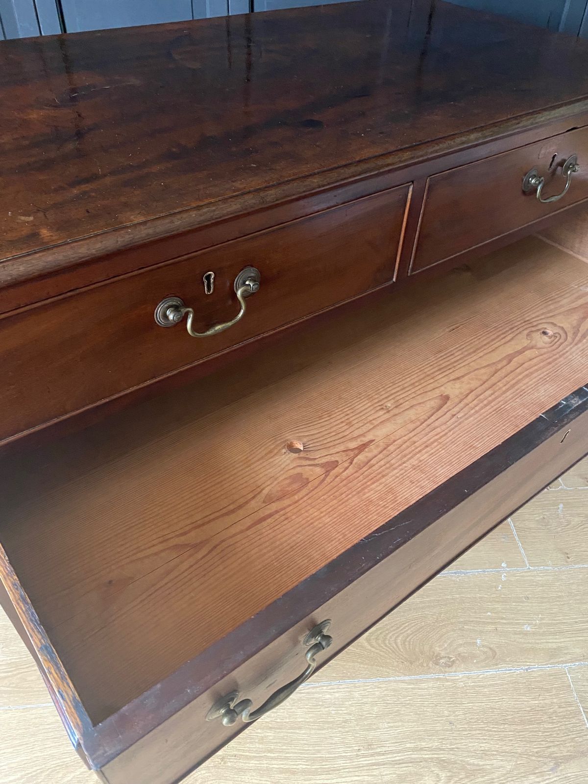 Georgian Mahogany Chest Of Drawers photo vinterior