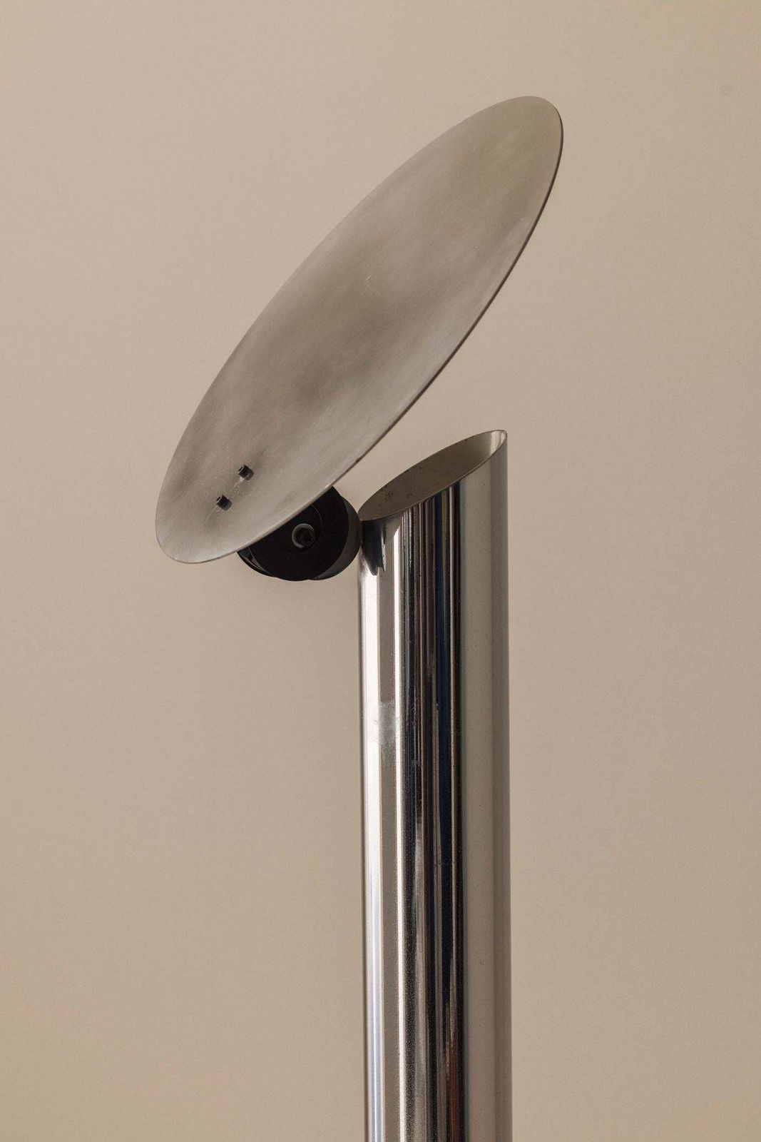 photo buy Minimalist Italian Floor Lamp From The Late 1970s In Chrome And Brushed Metal.