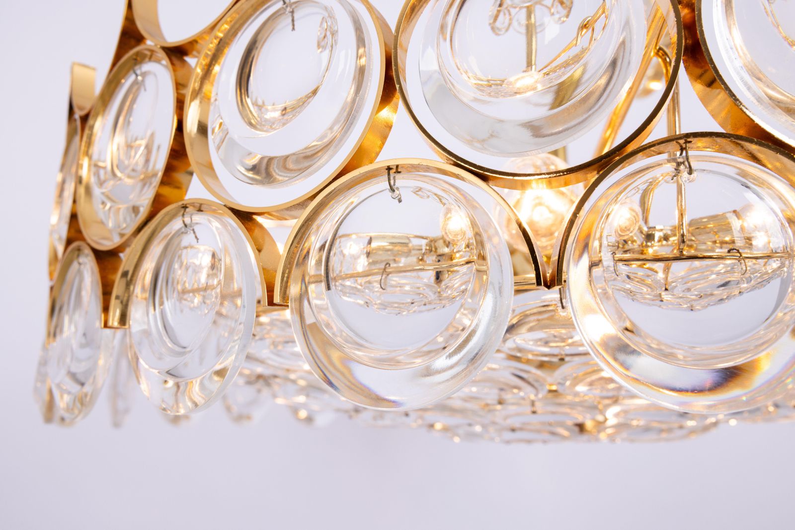 photo vintage Large Gilt Brass Crystal Chandelier By Palwa, Sciolari Design, Germany, 1970s