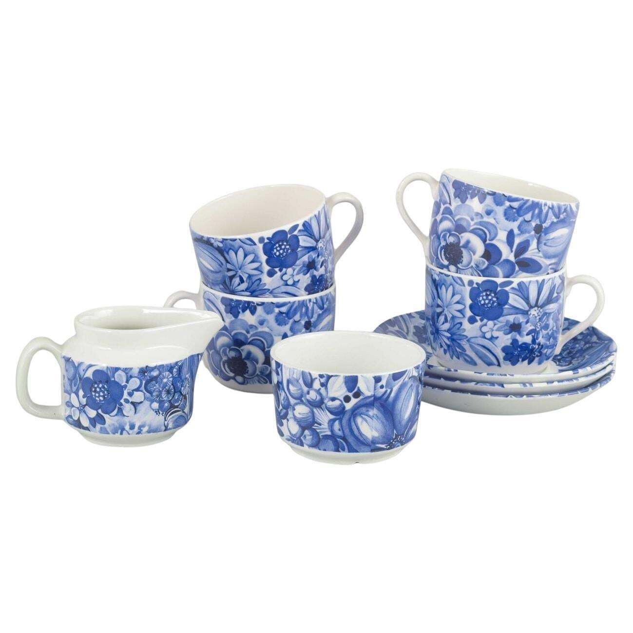 Gefle, "Blå Blomster". 4 Tea Cups With Saucers, Sugar Bowl And Creamer.