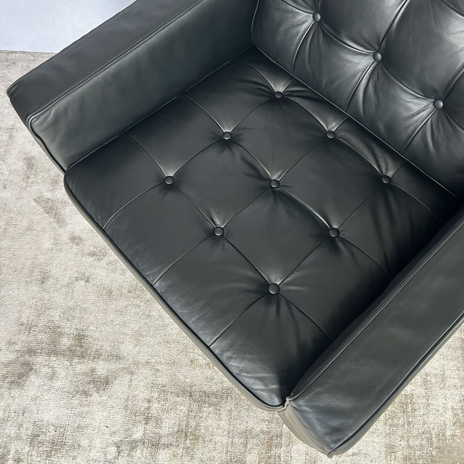Black Leather Armchair In The Style Of Florence Knoll photo Furniture