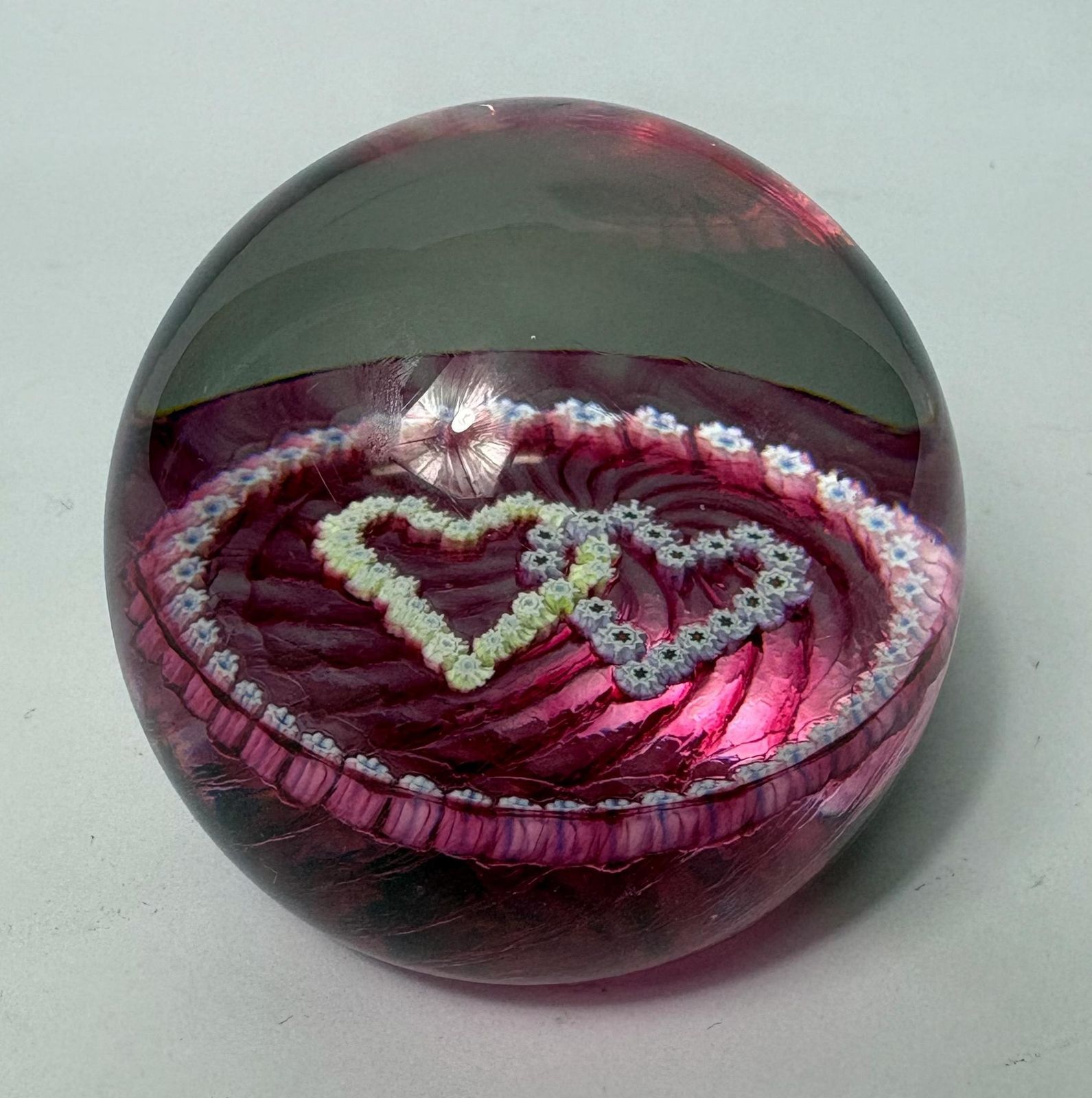 Caithness “Double Heart” Millefiori Glass Paperweight – Scottish Studio Glass, Cranberry Swirl photo Home Decor