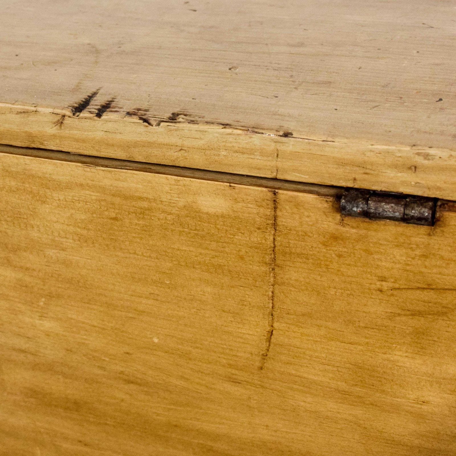 495.0 Antique Victorian Pine Trunk | Antique Furniture | Antique Trunk | Antique Storage | Pine Trunks | Blanket Box (M 6618) photo