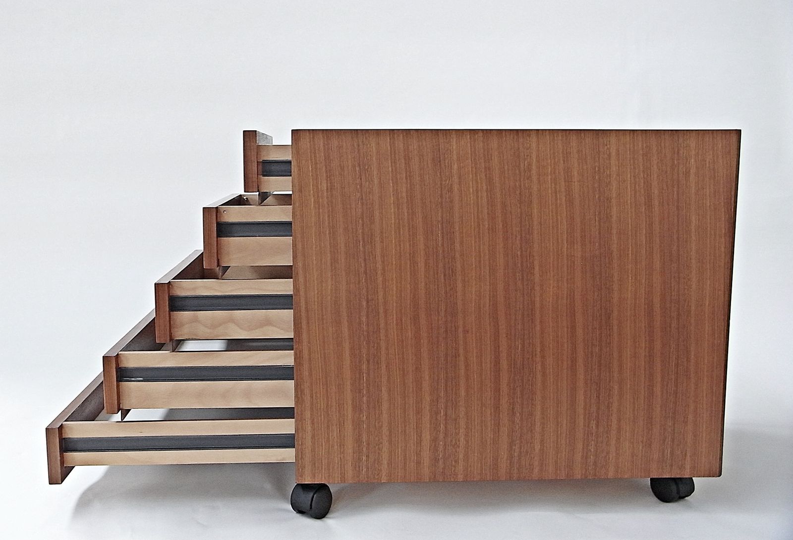 photo vinterior Drawer Unit In Walnut With 5 Castors From Nocciola, Germany 1970s
