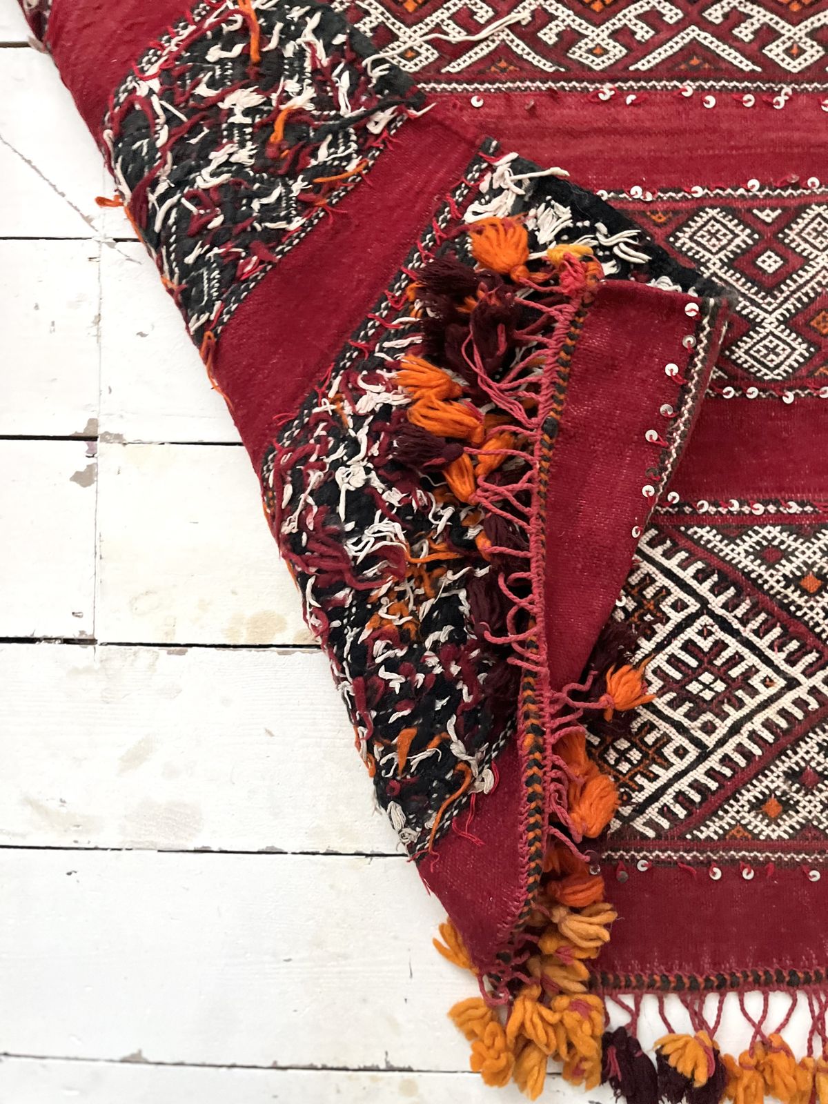 Vintage Moroccan Kilim Berber Rug Wool Sequinstassels photo vinterior